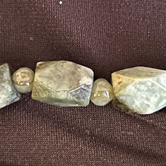 Natural Green Stone Beaded Necklace – 25” – 94g - Picture 3 of 6